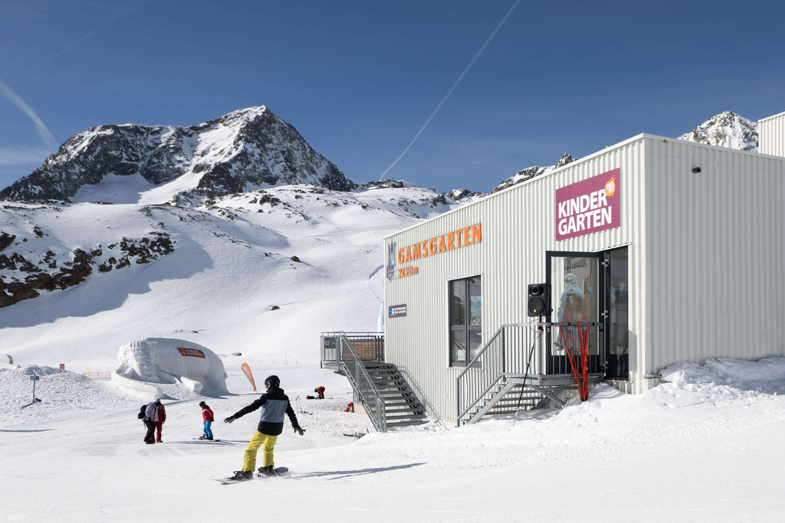 Außenansicht vom Kindergarten bei der Bergstation Gamsgarten